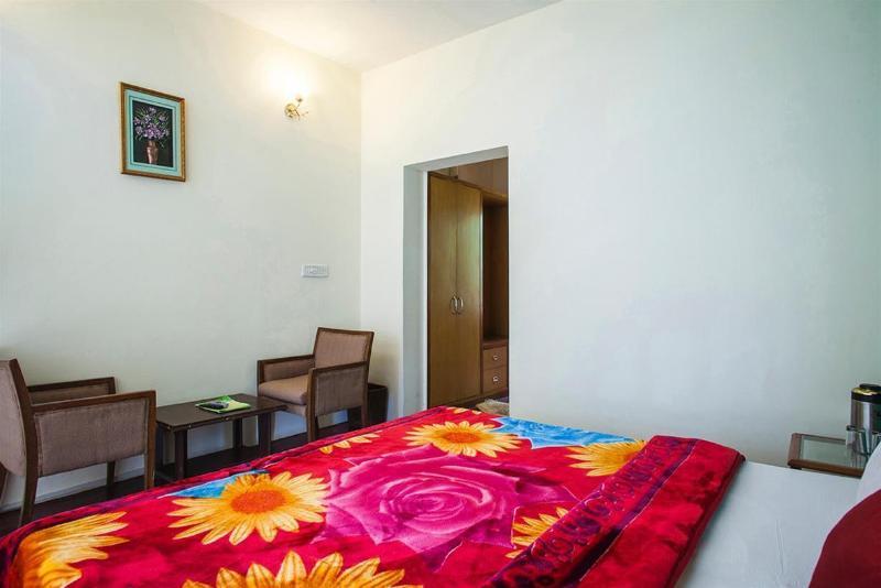 Oyo 28425 Dal Lake Resort Dharamshala Esterno foto