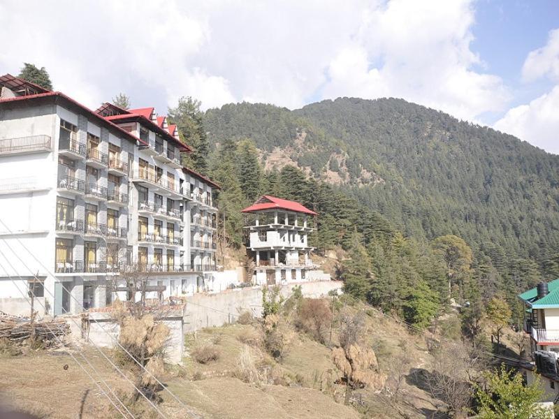 Oyo 28425 Dal Lake Resort Dharamshala Esterno foto